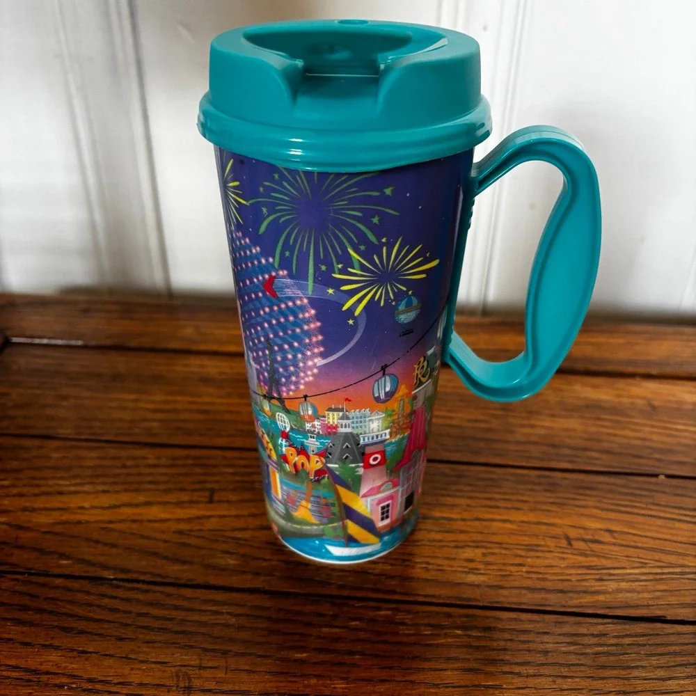Walt Disney Whirley Drink Works 16oz Tumbler‎ w/Handle